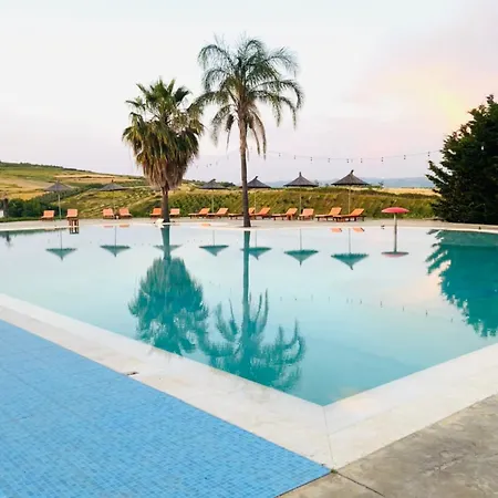 אתר נופש Kodra E Godenve Vile-Ballaj