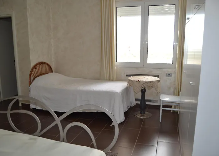 Kodra E Godenve Resort *