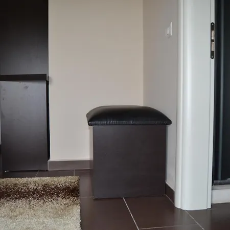 Kodra E Godenve Resort *